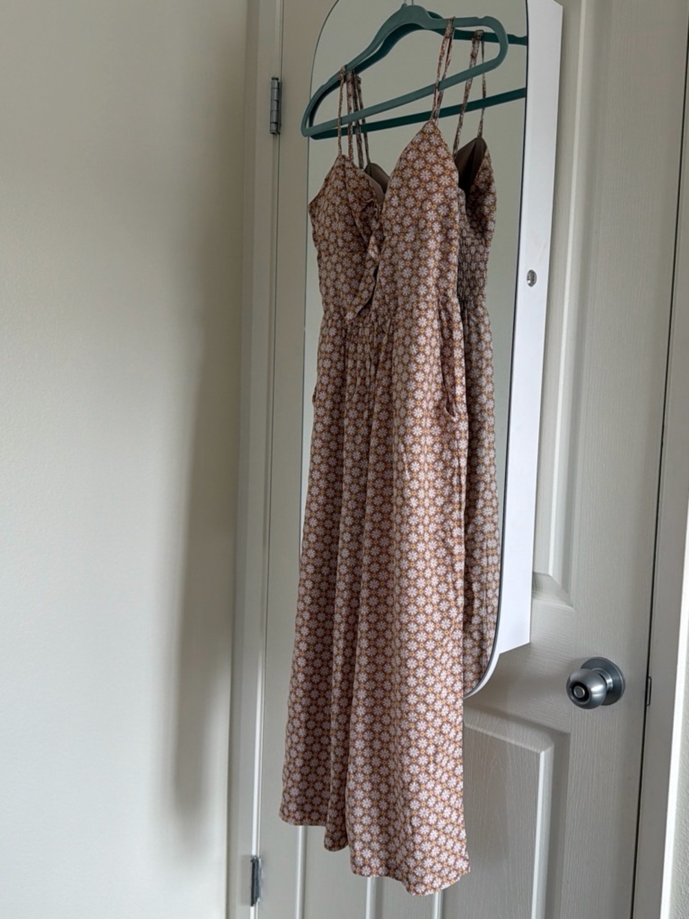 AUW Brown Floral Spaghetti-Strap Midi Dress